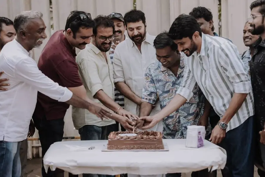 'വേല'യുടെ വിജയം മമ്മൂട്ടിയോടൊപ്പം ആഘോഷിച്ച്‌ അണിയറ പ്രവർത്തകർ