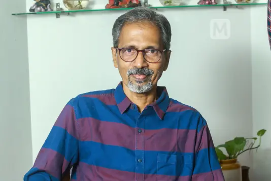 'പറഞ്ഞറിയിക്കാനാകാത്ത എത്രയോ കാര്യങ്ങളുണ്ട് ജീവിതത്തില്, അവയ്ക്കുവേണ്ടി കൂടിയാണ് സാഹിത്യം'