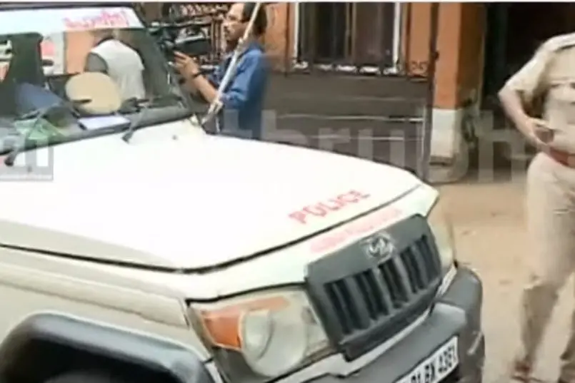 വണ്ടിപ്പെരിയാർ കേസിൽ പോലീസിന്റെ വീഴ്ച: DGP-യുടെ വീട്ടുവളപ്പിലെത്തി മഹിളാമോർച്ചയുടെ പ്രതിഷേധം