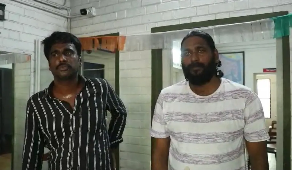 പ്രതികള് പോലീസ് സ്റ്റേഷനില് | ഫോട്ടോ: വികാസ് രാംദാസ്