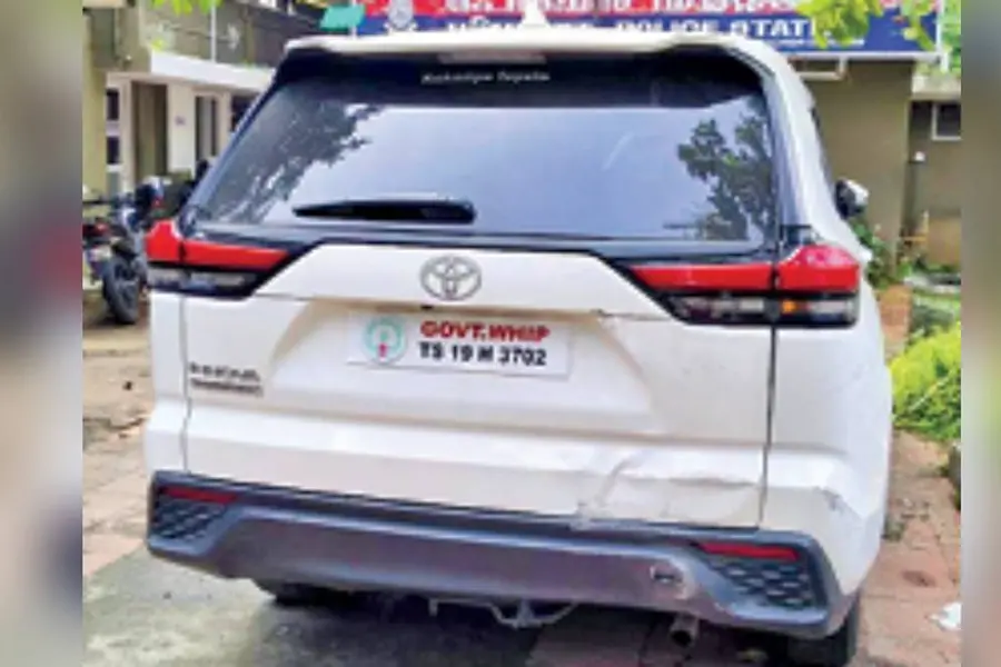 കാറില് MLA-യുടെ വ്യാജ സ്റ്റിക്കര്, അപകടം; കൊച്ചിയില് പിടിയിലായത് തെലങ്കാനയിലെ പിടികിട്ടാപ്പുള്ളി