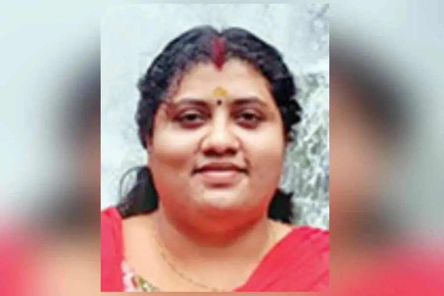 ഡോക്ടറാണെന്ന് പറഞ്ഞ് താമസം, കാനഡയില്‍ ജോലി വാഗ്ദാനം ചെയ്ത് തട്ടിയത് 11 ലക്ഷം രൂപ; യുവതി പിടിയില്‍