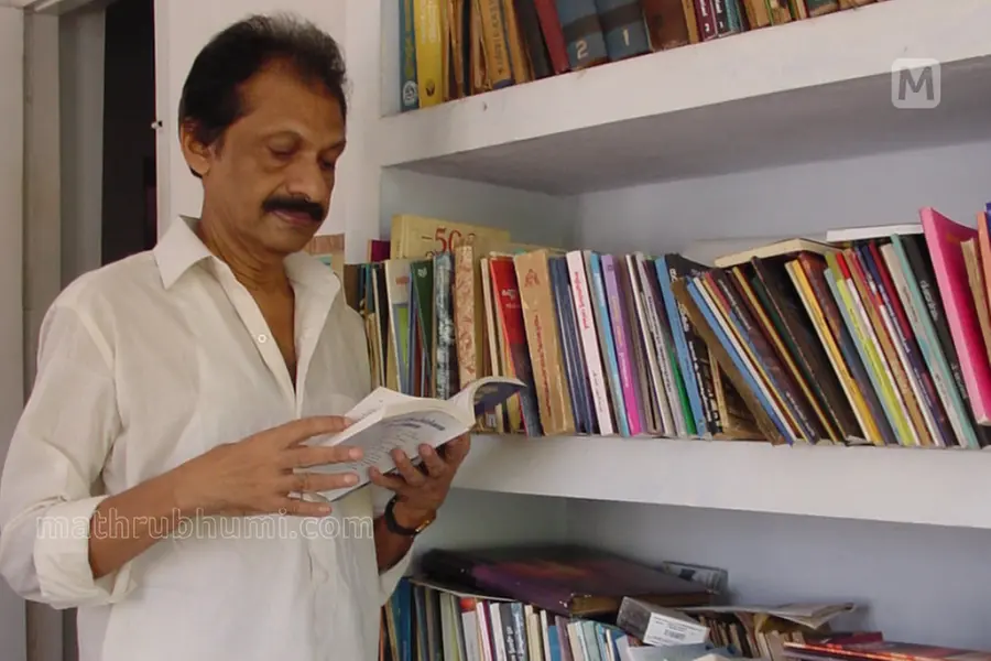 കുട്ടിക്കാലത്തേ മനസ്സുകൊണ്ട് ഏകനായി, സാര്ത്രിനെപ്പോലെ അപ്പനും!