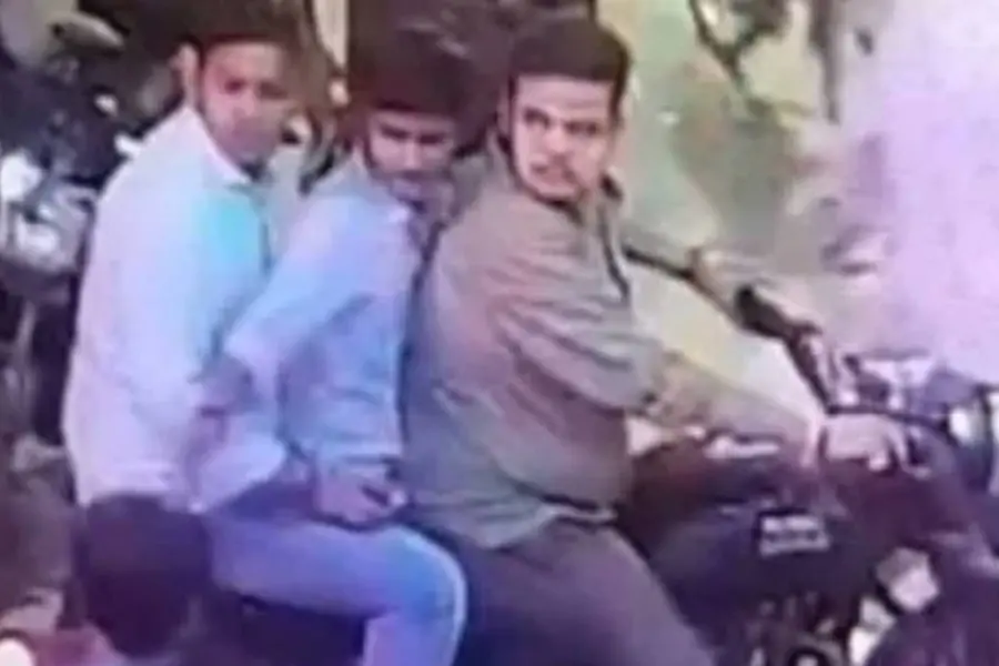 വാരാണസി IIT-യിലെ ലൈംഗികാതിക്രമം; പ്രതികൾക്ക് BJP ബന്ധമെന്ന് ആരോപണം, IT സെൽ അംഗങ്ങളെന്ന് അവകാശവാദം