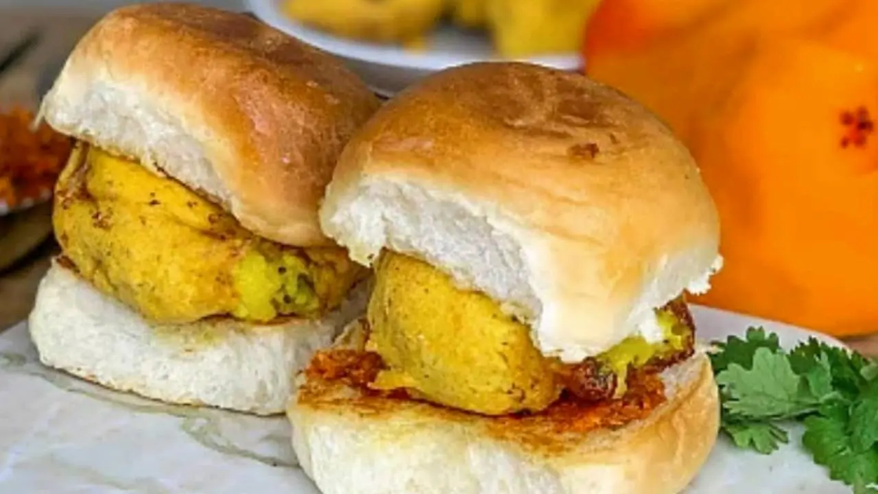 photo:.instagram.com/vadapav_official/