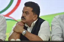 കോൺഗ്രസിന്റെ താരപ്രചാരകരുടെ പട്ടികയിൽ നിന്ന് സഞ്ജയ് നിരുപം പുറത്ത്; പാർട്ടി വിടാൻ സാധ്യത