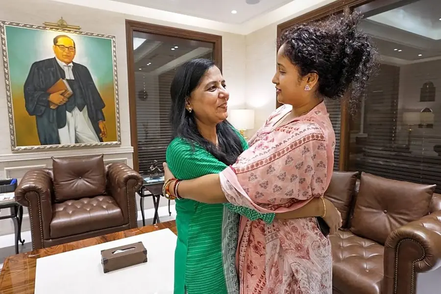ഒരേ തൂവല്പക്ഷികള്; സുനിതയും കല്പനയും സജീവ രാഷ്ട്രീയത്തിലേക്കോ?