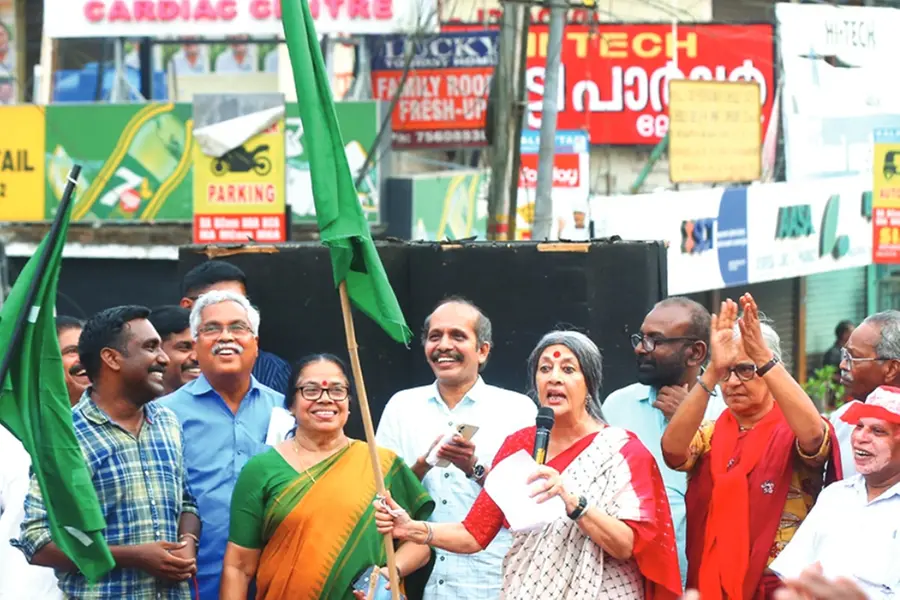 ഞങ്ങൾ ‘പച്ച’പിടിക്കും; ഐ.എൻ.എലിന്റെ പച്ചക്കൊടിയുയർത്തി വൃന്ദാ കാരാട്ട് | VIDEO