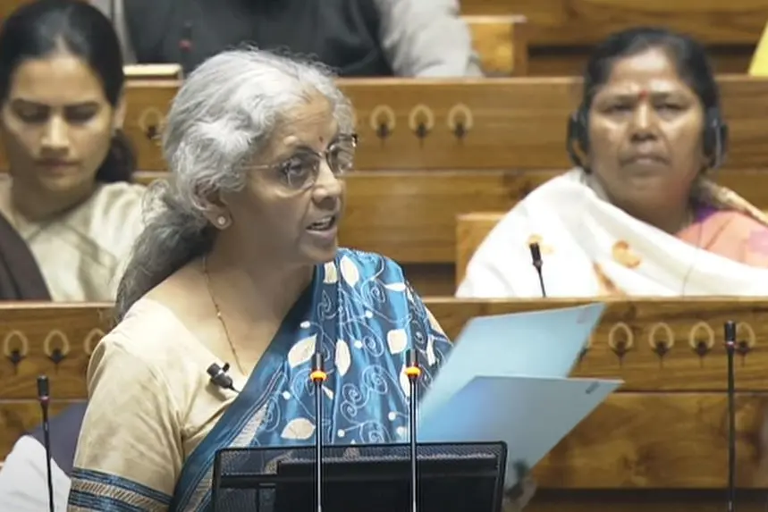 നികുതി നിരക്കിൽ മാറ്റമില്ല;വീണ്ടും അധികാരത്തിലേറുമെന്ന ആത്മവിശ്വാസത്തോടെ നിര്‍മലയുടെ ബജറ്റ് പ്രസംഗം