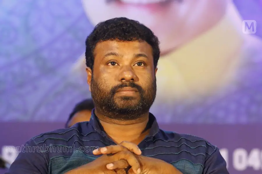 'സുരേഷ് ഗോപിയെ അപമാനിക്കാൻ ശ്രമിച്ചിട്ടില്ല, ആ പരിപാടിയിൽ നിന്നൊഴിഞ്ഞത് മറ്റൊന്ന് ഏറ്റുപോയതിനാൽ'