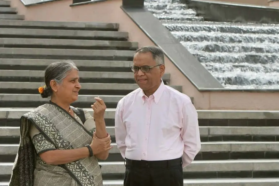 'റസ്റ്ററന്റിലെ കൂടിക്കാഴ്ച്ച മണിക്കൂറുകള് പിന്നിടുമ്പോള് എഴുന്നേറ്റുപോകാന് പറയും'