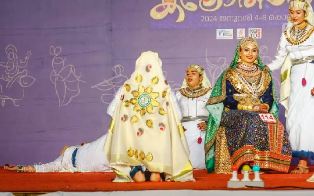 ഒപ്പന മത്സരത്തിനിടെ കുഴഞ്ഞ വീണ വിദ്യാര്ത്ഥിനി