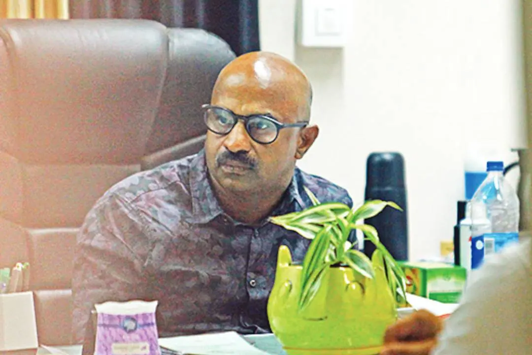 വി സുധാകരന്‍