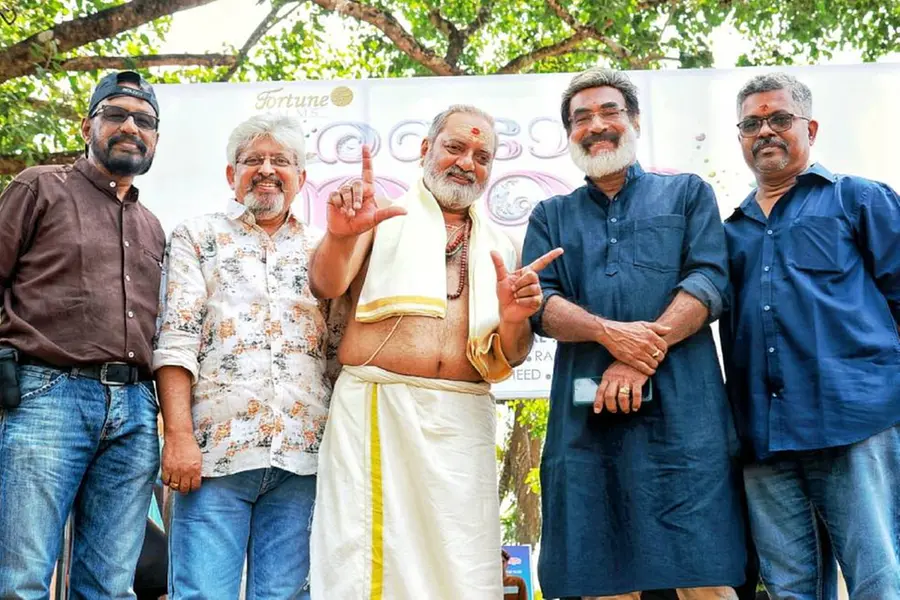 അഞ്ചു സംവിധായകരുടെ സമാഗമം; ഒരേ ചിത്രത്തില്