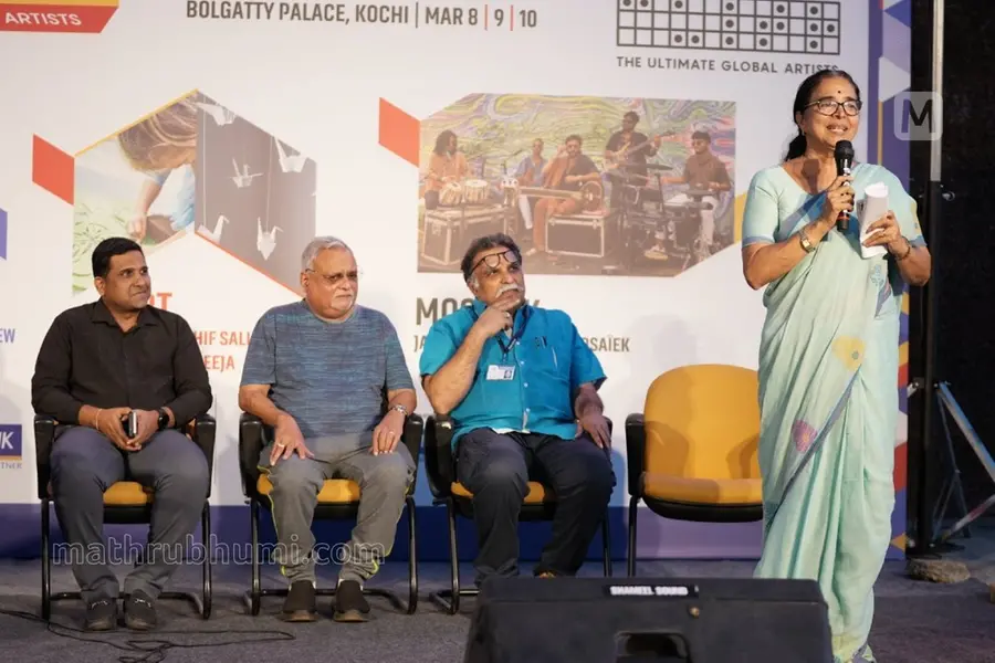 ആസ്വാദകരെ ആവേശക്കൊടുമുടിയേറ്റി കോഴിക്കോട് ബീച്ചിൽ മാതൃഭൂമി കപ്പ കള്ച്ചര് ബീച്ച് ഗാദറിങ്