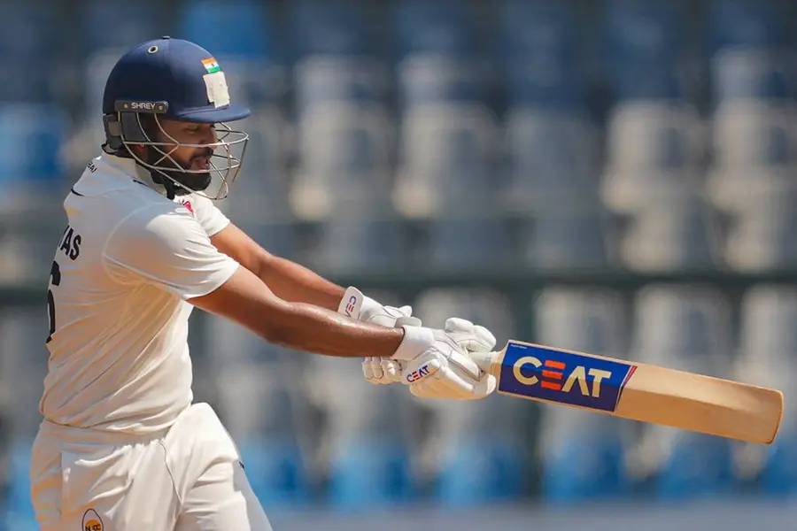 BCCI സമ്മര്ദം വഴങ്ങി കളിച്ചു; ശ്രേയസ് അയ്യര്ക്ക് വീണ്ടും പുറംവേദന, IPL മത്സരങ്ങള് നഷ്ടമായേക്കും