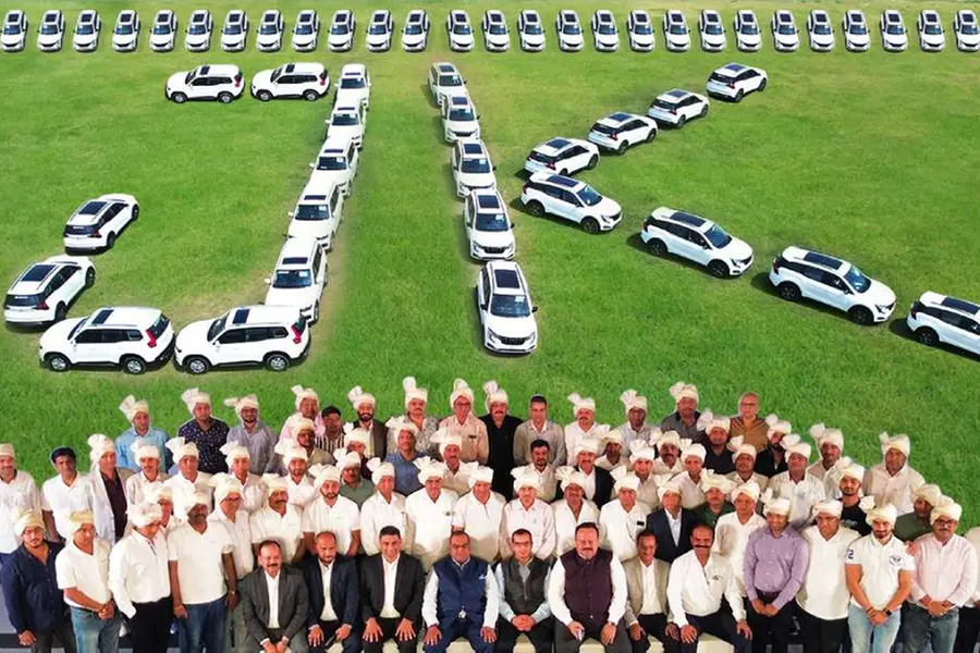 65 ഡീലര്മാര്ക്ക് സ്കോര്പിയോ XUV700 കാറുകള് സമ്മാനിച്ച് ജെ.കെ.സിമന്റ്സ്