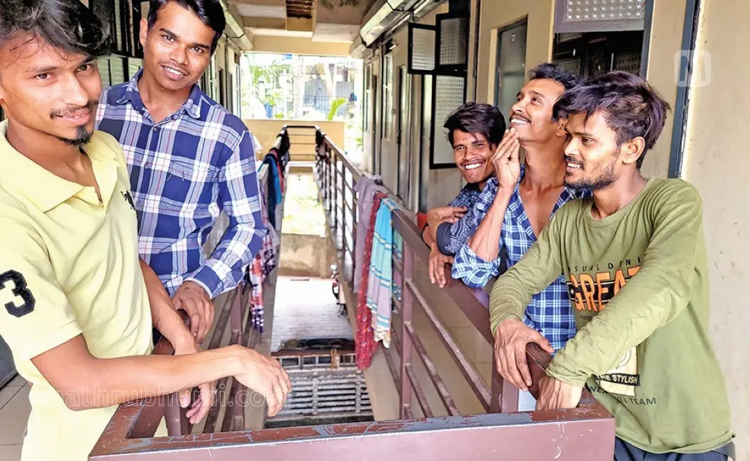 സാജിദ് അൻസാരിയും സുഹൃത്തുക്കളും