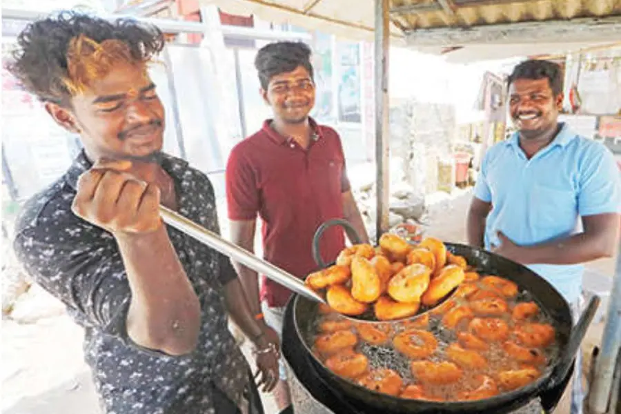 മൊരിഞ്ഞ വടപോലെ... ബൂസ്റ്റിട്ട ചായപോലെ