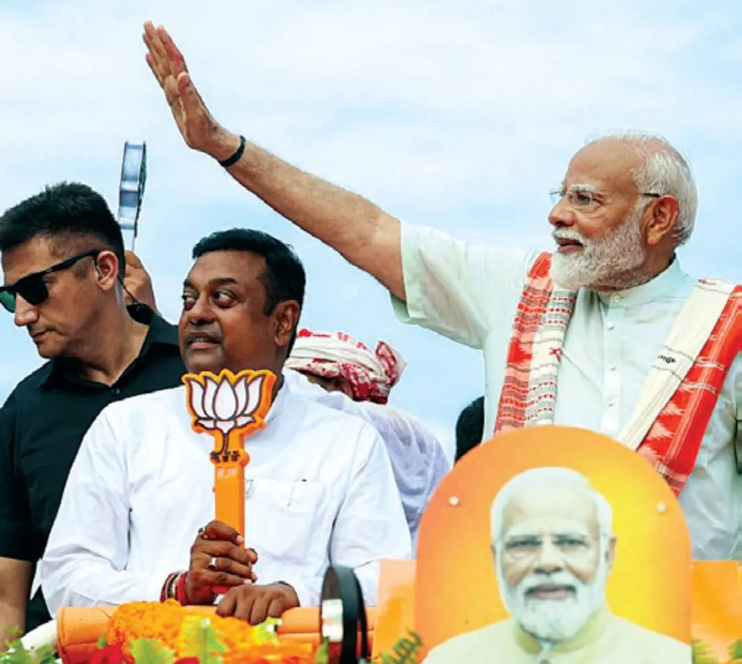 പുരിയില് തിങ്കളാഴ്ച നടന്ന റാലിയില് പ്രധാനമന്ത്രി നരേന്ദ്രമോദിയും സാംബിത് പത്രയും