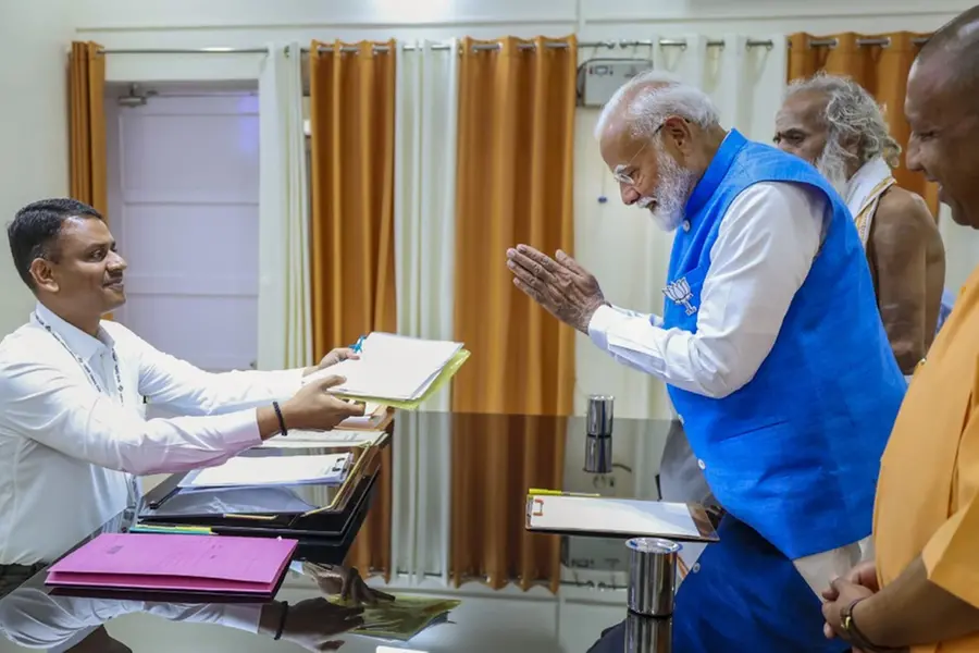 മോദിക്ക് 3.02 കോടിയുടെ ആസ്തി; നാല് സ്വര്ണ മോതിരങ്ങള്, സ്വന്തമായി വീടോ കാറോ ഇല്ല