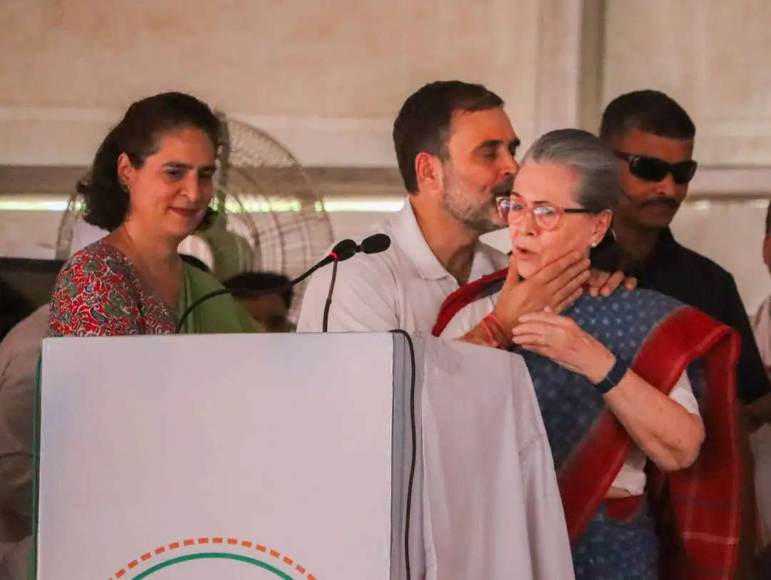 റായ്ബറേലിയിലെ തിരഞ്ഞെടുപ്പ് റാലിയില് സോണിയയും രാഹുലും പ്രിയങ്കയും |ഫോട്ടോ:PTI