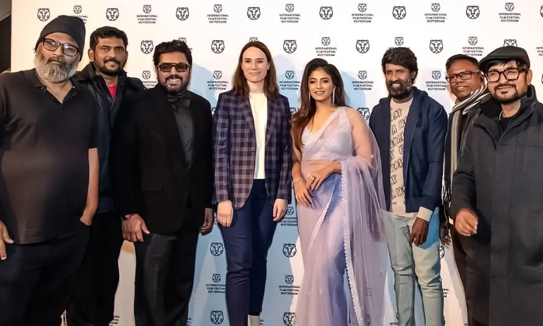 റോട്ടർഡാം ഇൻ്റർനാഷണൽ ഫിലിം ഫെസ്റ്റിവലിൽ ചിത്രത്തിലെ അഭിനേതാക്കളും അണിയറപ്രവർത്തകരും