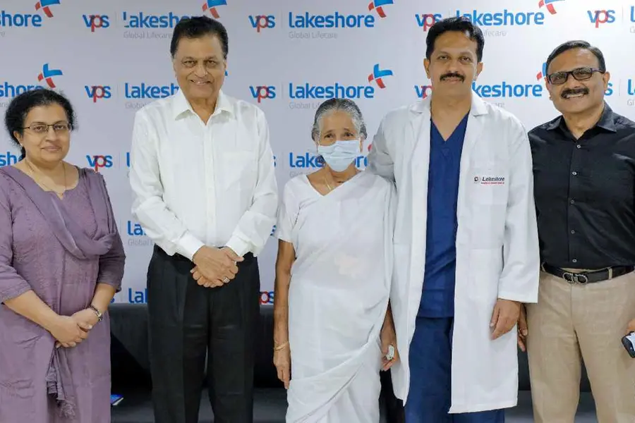 വി.പി.എസ് ലേക്ഷോറില് ലോകത്തിലെ ആദ്യ എന്ഡോ-റോബോട്ടിക് ശസ്ത്രക്രിയ നടത്തി