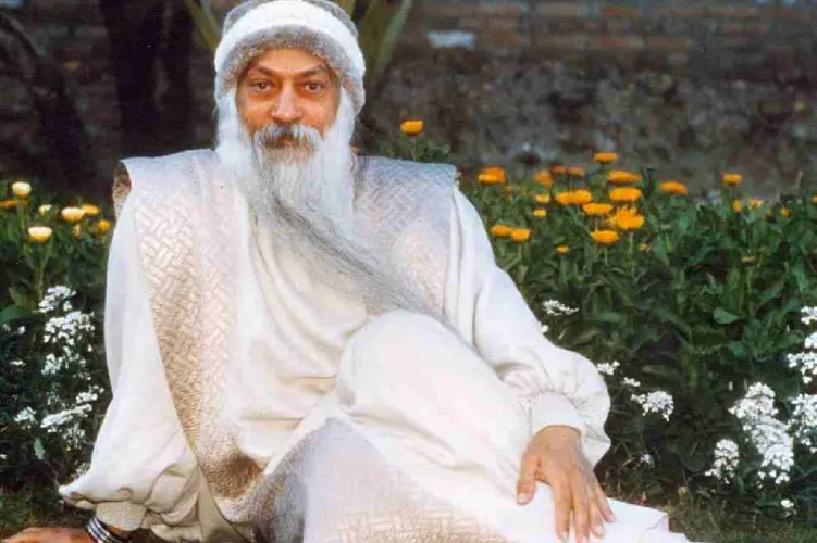 'ഞാനൊരു മരണാനന്തരജീവിതം നയിക്കുകയാണ്, ഒരു കത്തിന്റെ പിന്കുറിപ്പുപോലെ...'