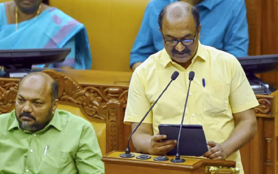 മന്ത്രി കെ.എൻ. ബാലഗോപാൽ ബജറ്റ് അവതരണത്തിനിടെ | ഫോട്ടോ: പി.ടി.ഐ.
