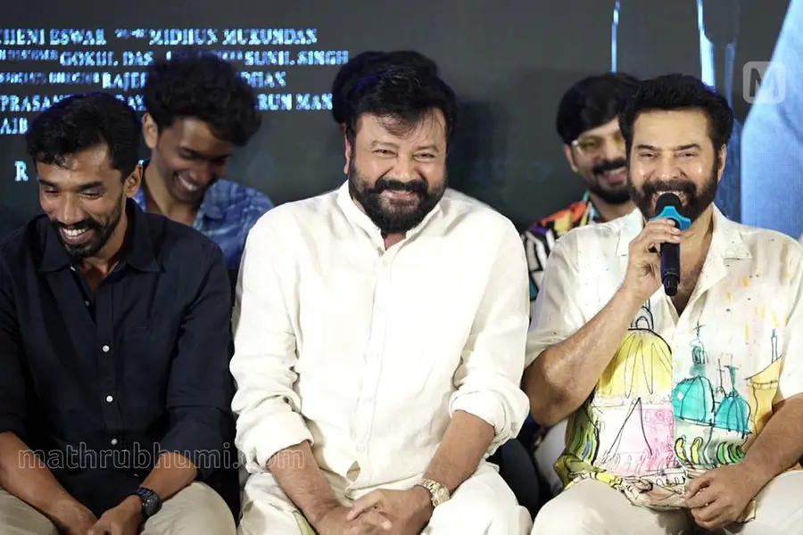 സൂപ്പർസ്റ്റാറുകൾ ഇന്ന തരം സിനിമകൾ മാത്രമേ ചെയ്യാവൂ എന്ന് എവിടെയും പറഞ്ഞിട്ടില്ല - മമ്മൂട്ടി