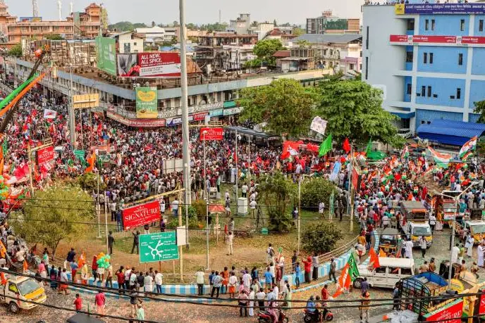 പരസ്യപ്രചാരണം കളറാക്കി മുന്നണികള്; ബൂത്തില്കയറും മുമ്പ് ഇനി നിശബ്ദ വോട്ടുപിടിത്തം