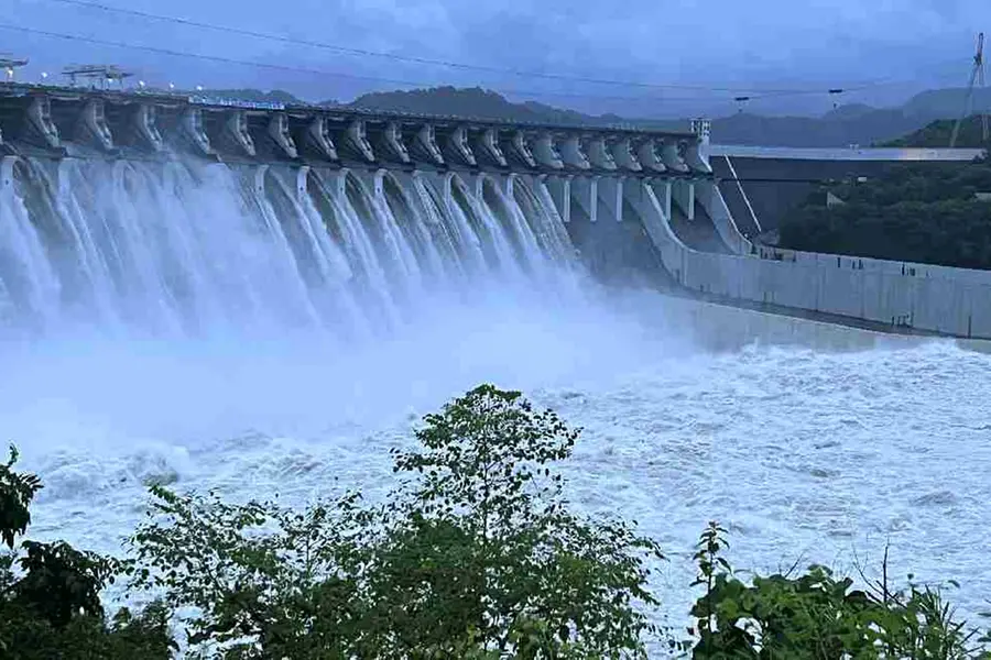 'നര്മ്മദ ബചാവോ ആന്ദോളന്';മുദ്രാവാക്യങ്ങളെ ഒഴുക്കിക്കളഞ്ഞ് നദികളെ മെരുക്കിയെടുത്ത അണക്കെട്ടുകള്!