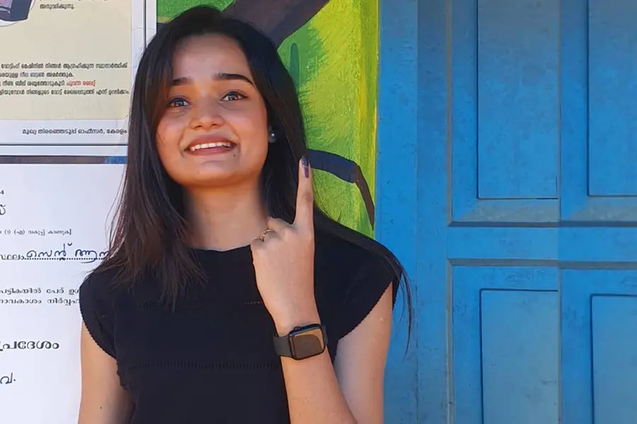 ഇത് എല്ലാവർക്കും ലഭിക്കുന്ന ഭാഗ്യമല്ല, മീനാക്ഷിയുടെ ആദ്യവോട്ട് സ്പെഷ്യലാണ്