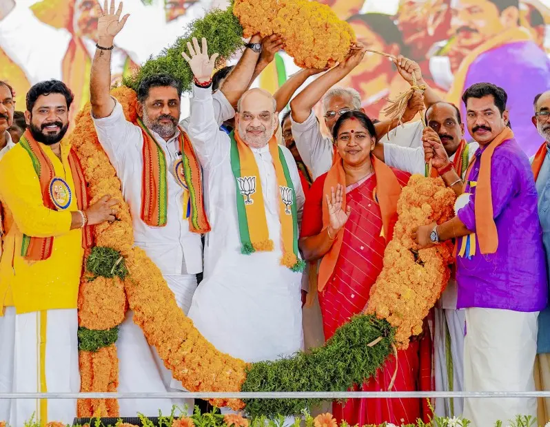 ആലപ്പുഴ ലോക്സഭാ മണ്ഡലം എൻ.ഡി.എ. സ്ഥാനാർഥിയുടെ തിരഞ്ഞെടുപ്പുപ്രചാരണ യോഗത്തിനെത്തിയ കേന്ദ്ര ആഭ്യന്തരമന്ത്രി അമിത് ഷാ | Photo: PTI