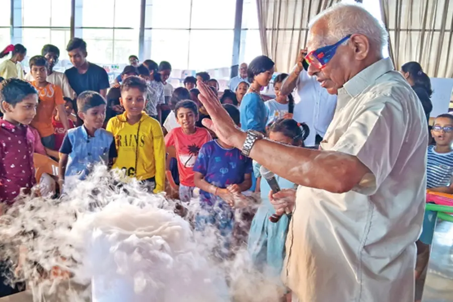 കഴിക്കും മുന്പ് ശ്രദ്ധിക്കൂ ; ഈ പുകയില് മറഞ്ഞിരിക്കുന്നത് തണുത്തുറഞ്ഞ ദുരന്തം