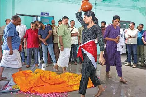 മലയാള സിനിമയിൽ സുകൃതത്തിന്റെ ഭാവുകത്വം പകർന്ന ഹരികുമാറിന് കണ്ണീരോടെ വിട
