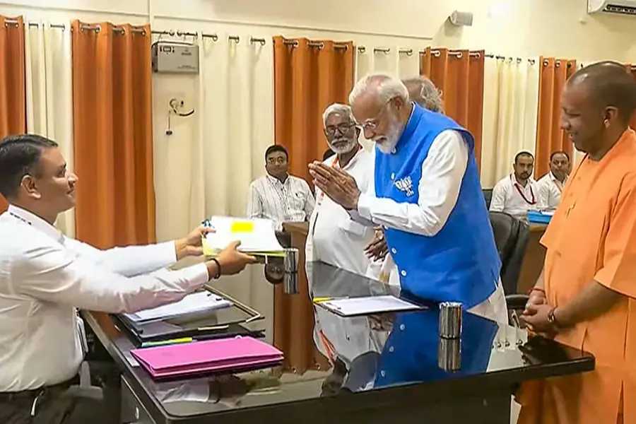 മൂന്നാം ഊഴം തേടി മോദി വാരാണസിയില് പത്രിക സമര്പ്പിച്ചു; യോഗി ആദിത്യനാഥും ഒപ്പം