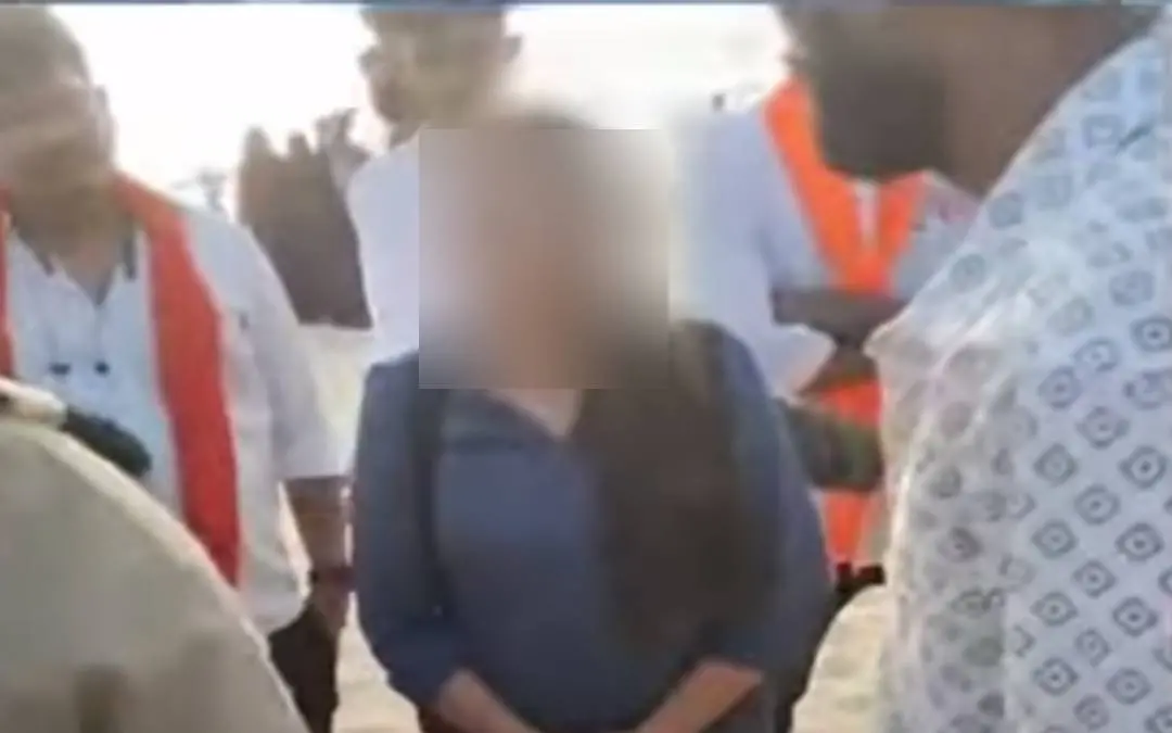 സാമൂഹികമാധ്യമങ്ങളില്‍ പ്രചരിക്കുന്ന ദൃശ്യങ്ങളില്‍നിന്ന് | Screengrab Courtesy: Youtube.com/Newsfirst Kannada