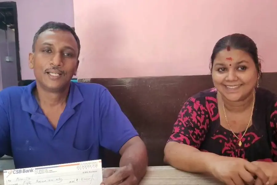 അവരുടെ വിവാഹവാർഷികത്തിന് പ്രിയഡോക്ടറെത്തി, ജീവിതത്തിന് പുതുവെളിച്ചവുമായി