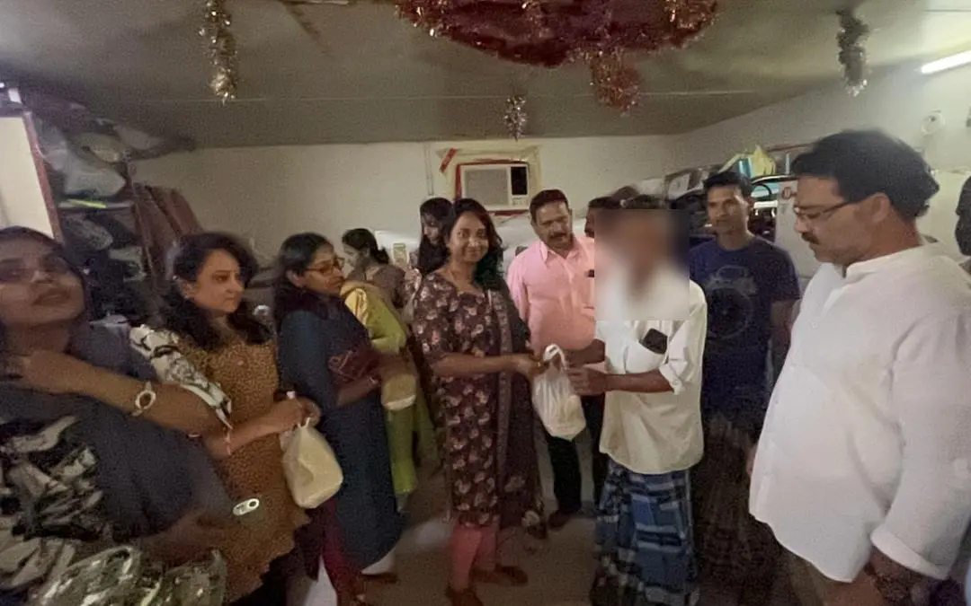 പ്രവാസിശ്രീയുടെ നേതൃത്വത്തിൽ തൊഴിലാളികൾക്ക് ഉച്ചഭക്ഷണം വിതരണം ചെയ്തു കൊണ്ട് അന്താരാഷ്ട്ര തൊഴിലാളിദിനം ആഘോഷിക്കുന്നു.