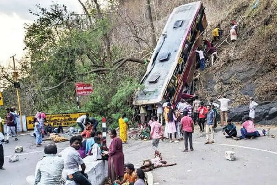 സേലത്ത് ബസ് മറിഞ്ഞ് നാലുപേർ മരിച്ചു; 63 പേർക്ക് പരിക്ക്