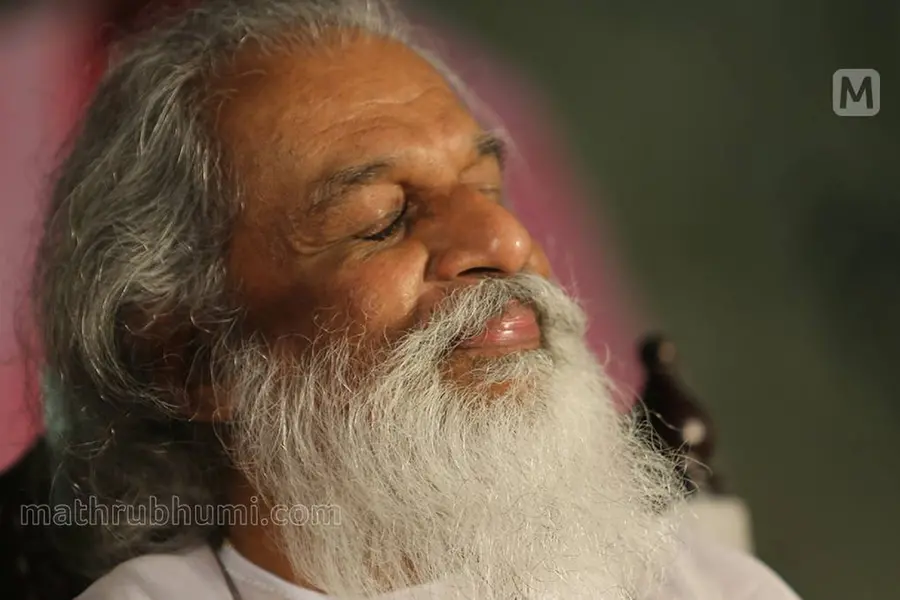 ഗാനഗന്ധർവന് മാതൃഭൂമി സമർപ്പിച്ച ആദരഗാനം ഏറ്റുപാടി കേരളത്തിലെ വിദ്യാർഥികൾ