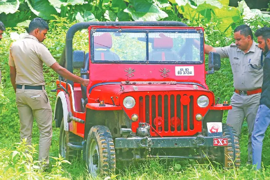 ആകാശ് തില്ലങ്കേരി ഓടിച്ച ജീപ്പ് അടിമുടി വ്യാജന്; വാഹനം പൊളിച്ചുകളയാന് എം.വി.ഡി. നിര്ദേശം
