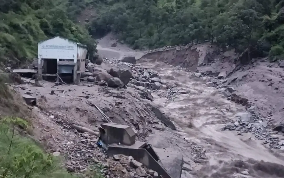 മേഘവിസ്ഫോടനമുണ്ടായ ഹിമാചല് പ്രദേശില്നിന്നുള്ള ദൃശ്യം | Photo: PTI