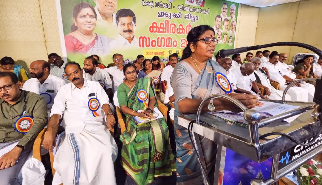 മൂന്നാറിൽ ക്ഷീരകർഷക സംഗമം മന്ത്രി ജെ ചിഞ്ചുറാണി ഉദ്ഘാടനം ചെയ്ത് സംസാരിക്കുന്നു | Photo: PRD
