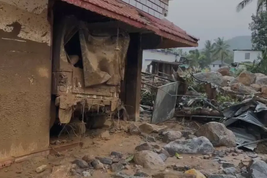 'മലമ്പ്രദേശത്തെ ജനത്തെ മര്യാദപഠിപ്പിക്കും മുമ്പ് അറിയണം റിസോര്ട്ട് പൊങ്ങുന്നത് അവര്ക്കായല്ല'