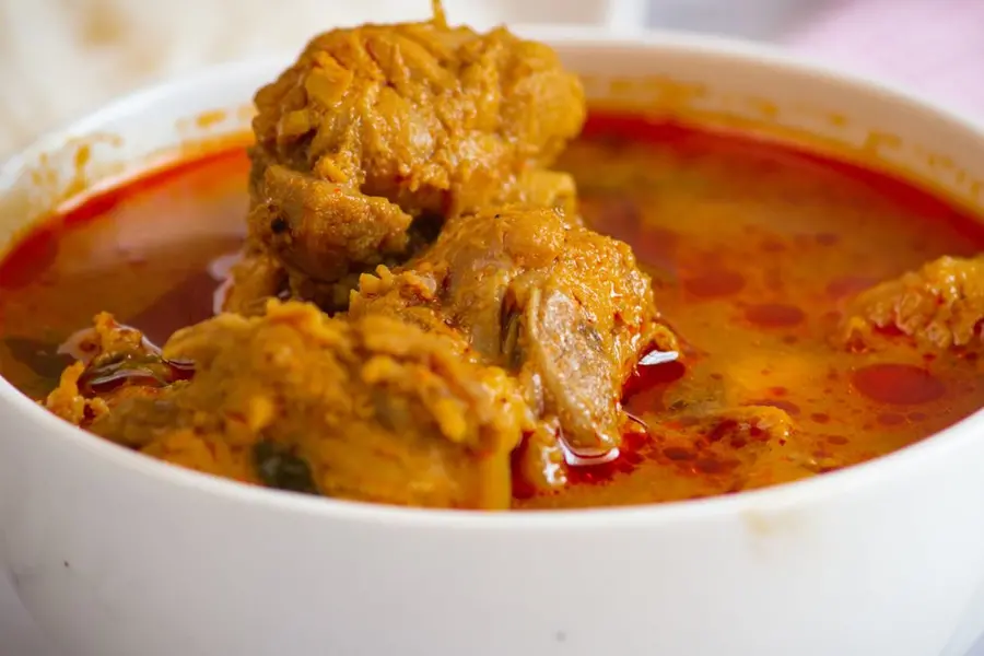 സ്പൈസി ചിക്കന് കറിയുണ്ടാക്കാം;വളരെ എളുപ്പത്തിൽ