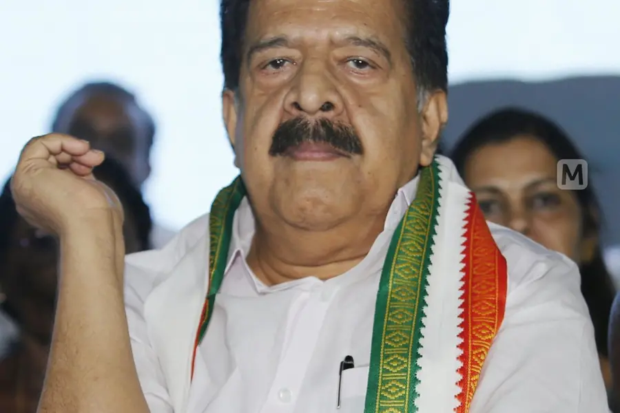 കോട്ടയത്തെ ആകാശപ്പാത പൂര്ത്തിയാക്കാത്തതിന് പിന്നില് രാഷ്ട്രീയം, ജനങ്ങളോട് മറുപടി പറയണം- ചെന്നിത്തല