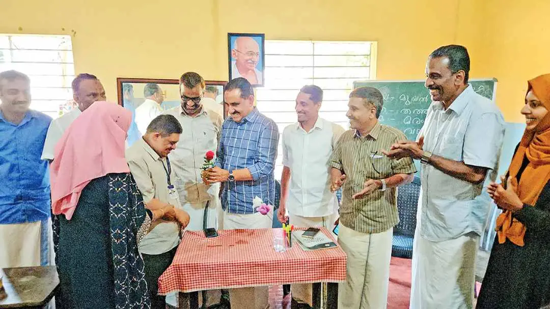 വൈജ്ഞാനികസമൂഹവും സുസ്ഥിരവികസനവും എന്ന ലക്ഷ്യത്തിൽ കണ്ണൂർ സർവകലാശാലയും വടകര ബ്ലോക്ക് പഞ്ചായത്തും തമ്മിൽ ധാരണാപത്രം ഒപ്പിട്ടപ്പോൾ